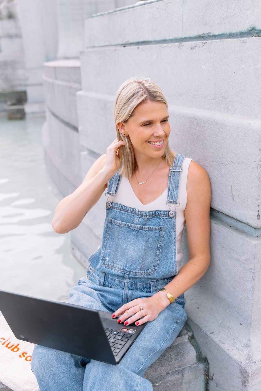 Sarah van club sol, aan het werk